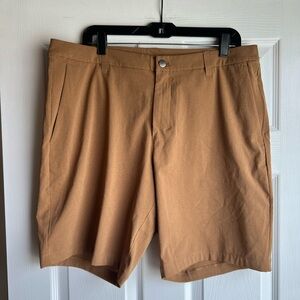 Lululemon Men’s Classic Fit Shorts Size 36.